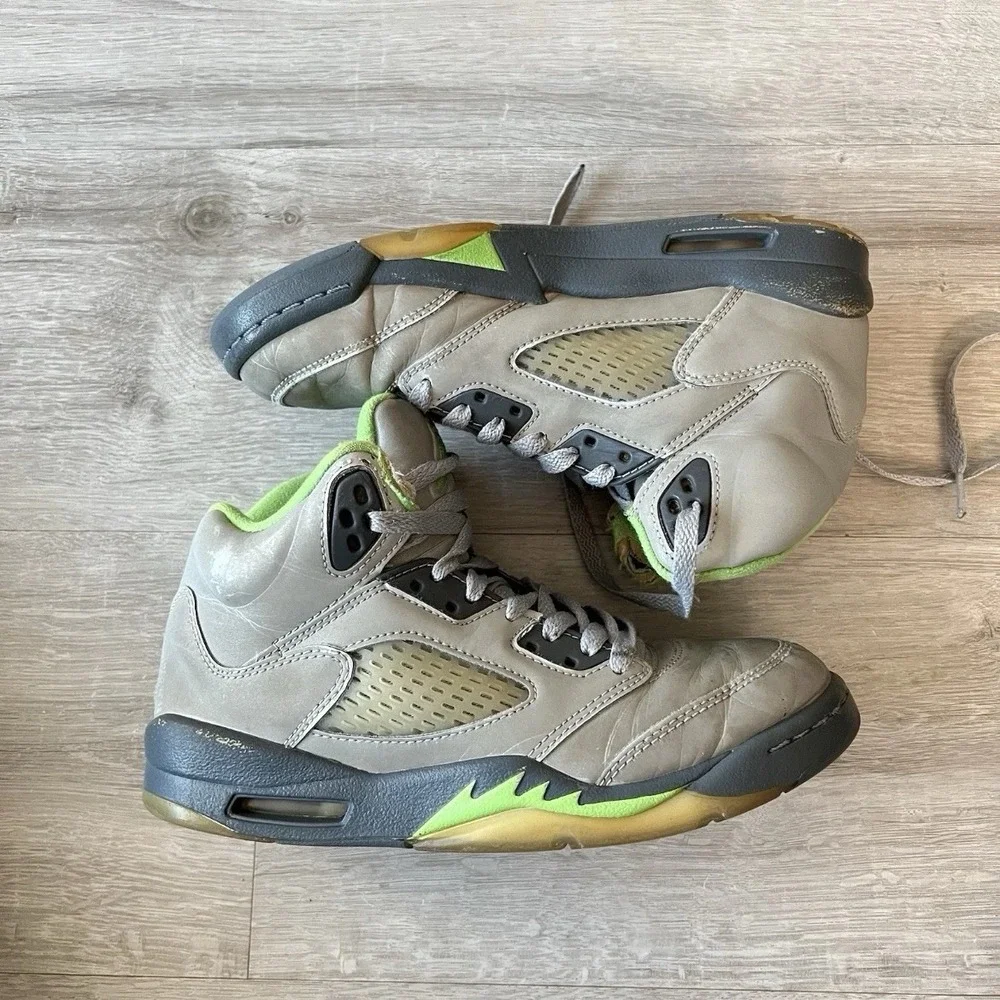 Air Jordan 5 Green Bean GS Size 5Y DQ3734 003 Gray Green Sneakers